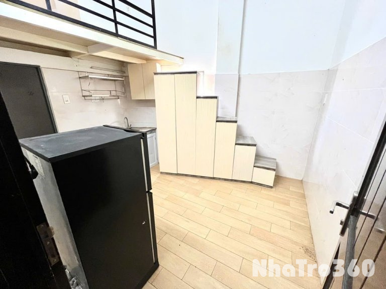 Căn Hộ Có Gác Thang Máy Học Viện Hàng Không TB