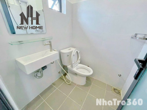 Studio full nội thất, bancol, thang máy