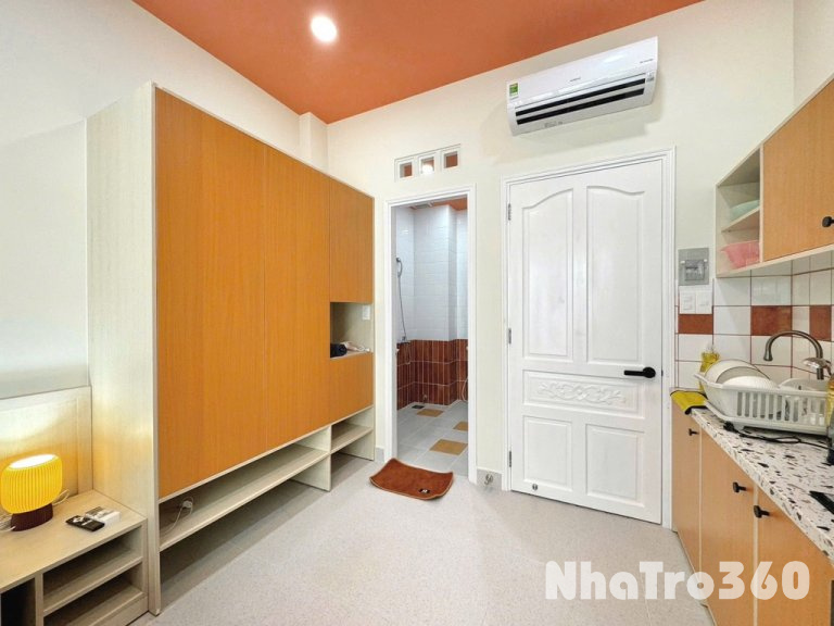 Căn Hộ Ban Công Mới 100% Ngay UEH Quận 5