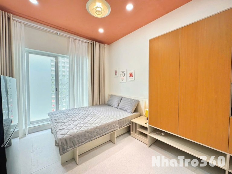 Căn Hộ Ban Công Mới 100% Ngay UEH Quận 5