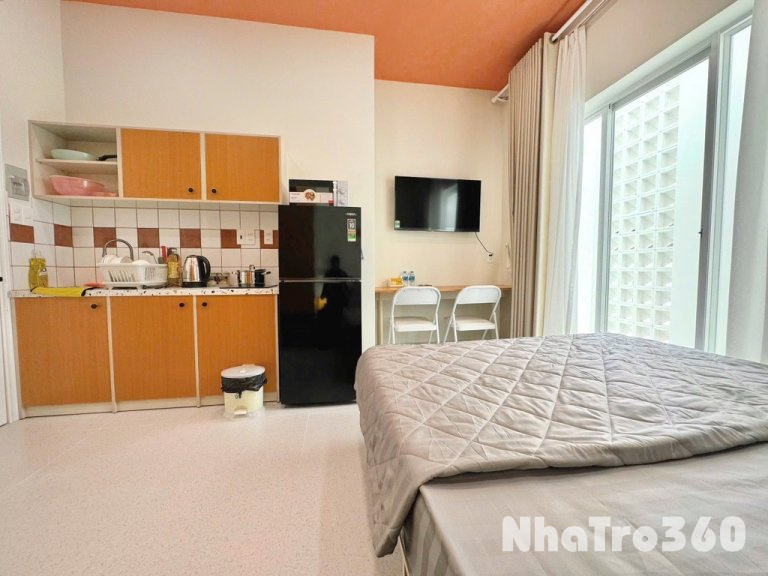 Căn Hộ Ban Công Mới 100% Ngay UEH Quận 5