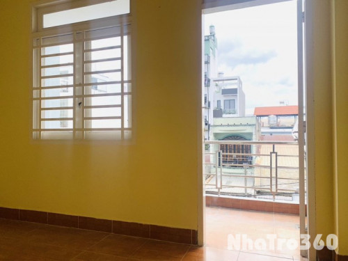 Cho thuê nhà nguyên căn 2,5 tấm rộng đường lớn
