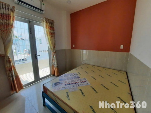 Cho thuê căn hộ 1PN Ban công Q4 gần cầu Ông Lãnh, cầu Kênh Tẻ, ĐH Luật, ĐH Nguyễn Tất Thành