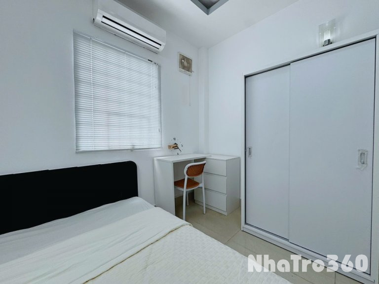 Studio cửa sổ full nội thất