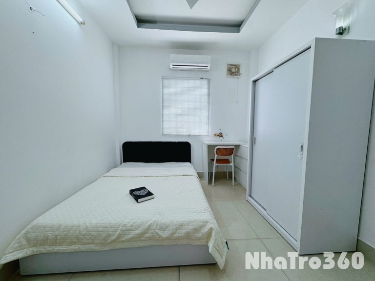 Studio cửa sổ full nội thất