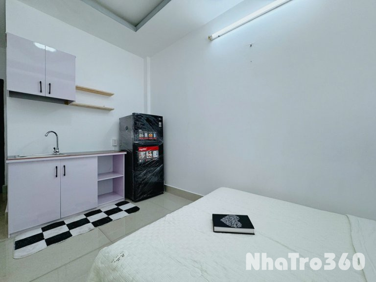 Studio cửa sổ full nội thất