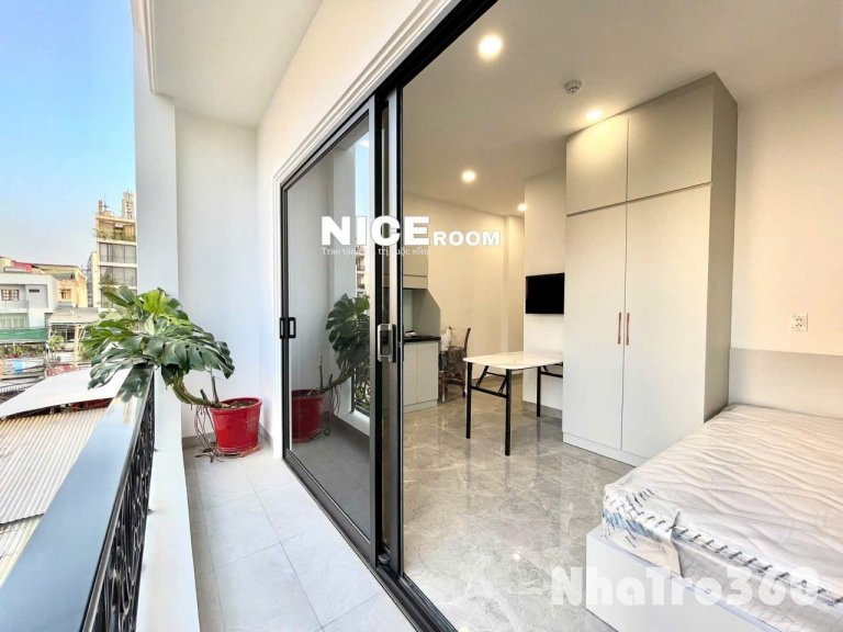 Studio Ban Công Rộng – Full Nội Thất Mới 100% Ngay Trung Tâm Quận 7, Gần Lotte, RMIT, TDTU