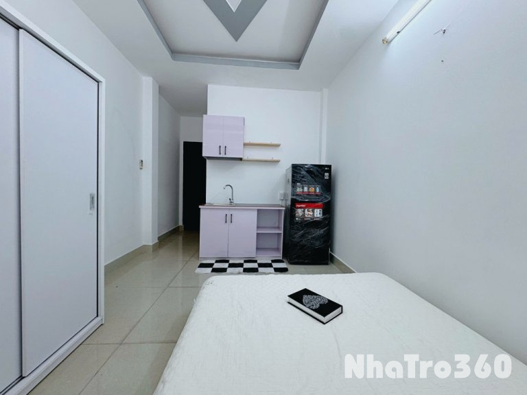 Studio cửa sổ full nội thất