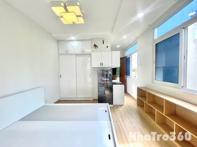 Studio full nội thất cửa sổ to cần người lấp gấp giá siêu hời !!!