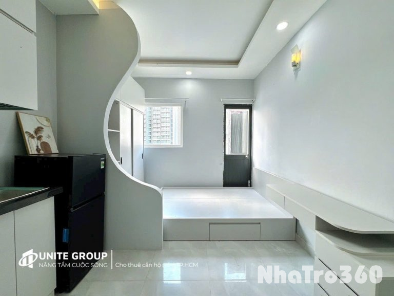 Căn hộ mới, ban công thoáng mát, Full nội thất Q1