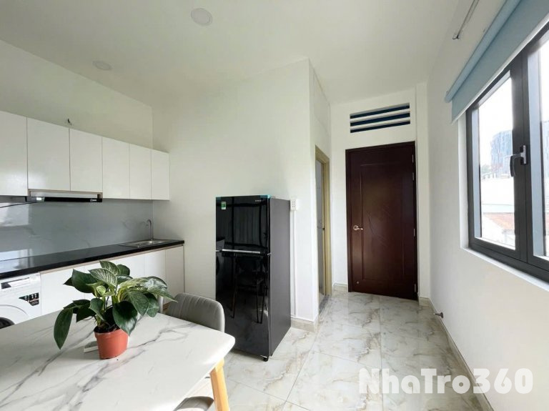 Cho thuê căn hộ 1 Phòng ngủ Ban công Q1 gần cầu Bông, chợ Tân Định, nhà thờ Tân Định
