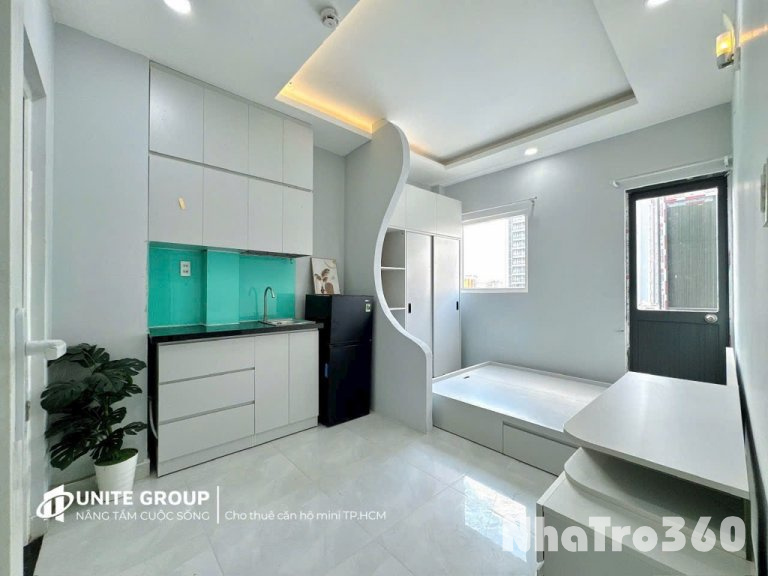 Căn hộ mới, ban công thoáng mát, Full nội thất Q1