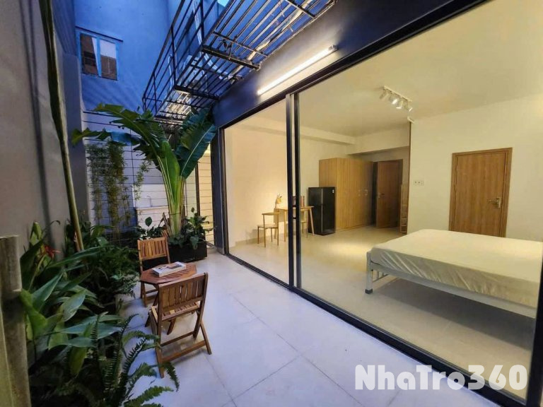 STUDIO MỚI FULL NỘI THẤT BAN CÔNG, CỬA SỔ THOÁNG MÁT, GẦN LOTTE MART, CRESCENT MALL, TDTU, RMIT