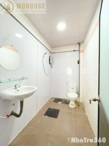 Cho thuê căn hộ Studio Ban công, Máy giặt riêng Q1 gần cầu Kiệu, chợ Tân Định, nhà thờ Tân Định