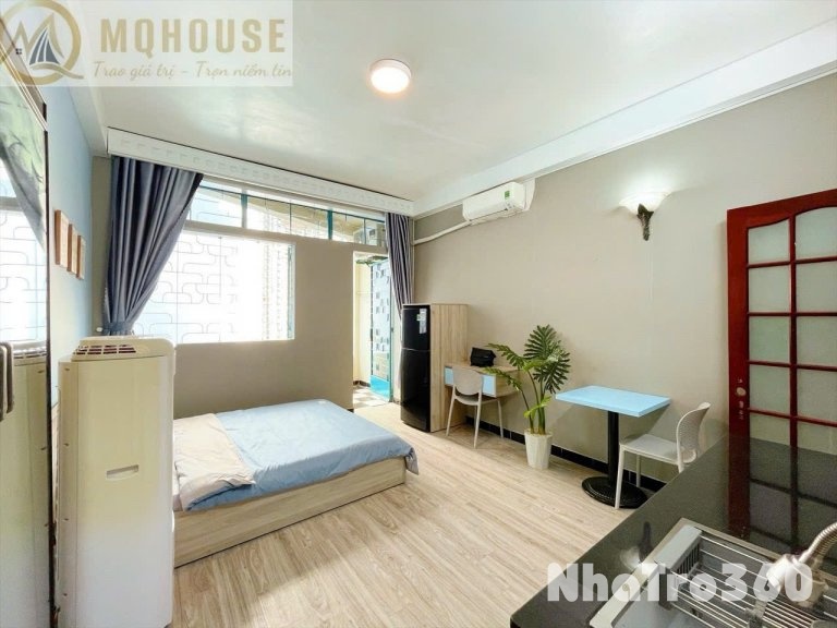 Cho thuê căn hộ Studio Ban công, Máy giặt riêng Q1 gần cầu Kiệu, chợ Tân Định, nhà thờ Tân Định
