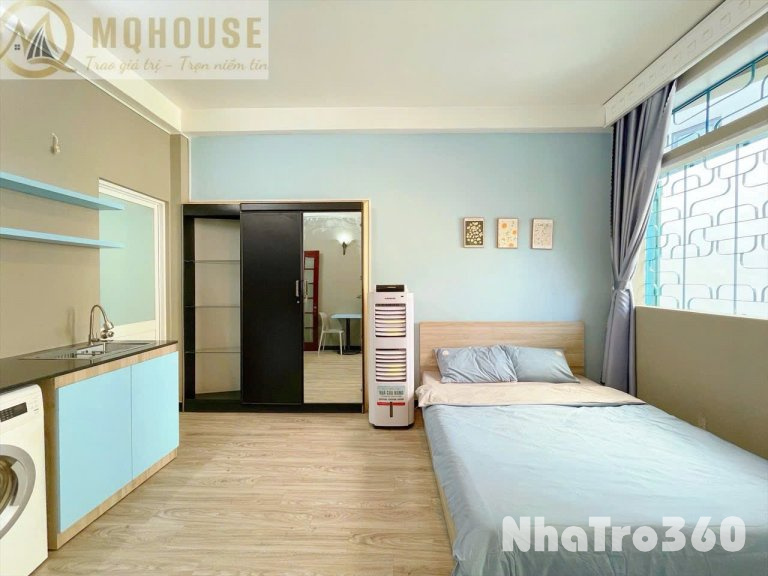 Cho thuê căn hộ Studio Ban công, Máy giặt riêng Q1 gần cầu Kiệu, chợ Tân Định, nhà thờ Tân Định