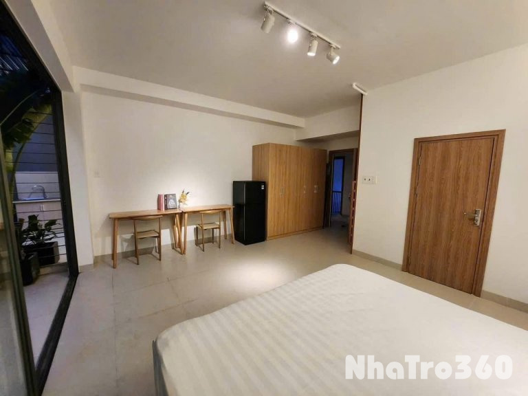 STUDIO MỚI FULL NỘI THẤT BAN CÔNG, CỬA SỔ THOÁNG MÁT, GẦN LOTTE MART, CRESCENT MALL, TDTU, RMIT