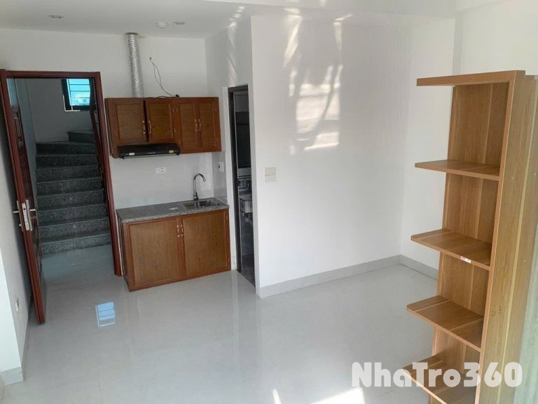 Studio có ban công cần vào gấp