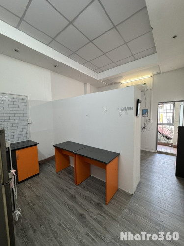 Phòng ngủ Tách Bếp,WC, có Bancol, mặt tiền Sân Bay