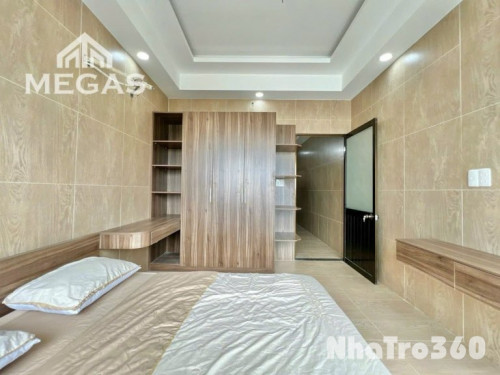 Full nội thất, cửa sổ, bancol, thang máy