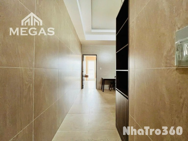 Full nội thất, cửa sổ, bancol, thang máy