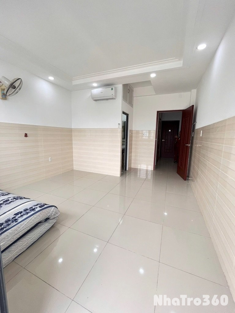 Full nội thất, thang máy, tự do, giá rẻ