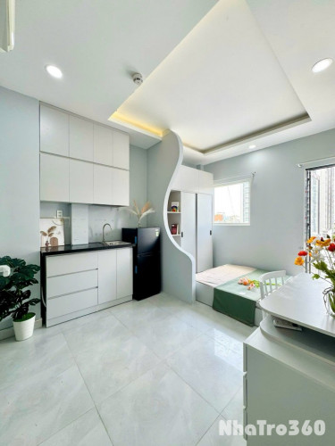 Cho thuê căn hộ ban công, Q1, Đường Nguyễn Văn Cừ, gần ĐH Sài Gòn, ĐH Sư Phạm, Cầu Nguyễn Văn Cừ