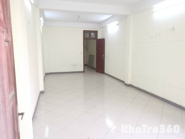 Cho thuê nhà mặt phố Hoàng Hoa Thám, Hà Nội. 16tr/tháng. 2 tầng, 50m, vỉa hè để ô tô