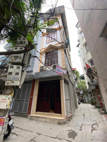 Cho thuê nhà ngõ 127 Hào Nam, 32m2 x 4 Tầng, 3 ngủ, Giá 11 triệu/tháng