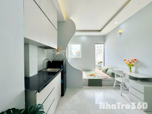 Cho thuê căn hộ ban công, Q1, Đường Nguyễn Văn Cừ, gần ĐH Sài Gòn, ĐH Sư Phạm, Cầu Nguyễn Văn Cừ