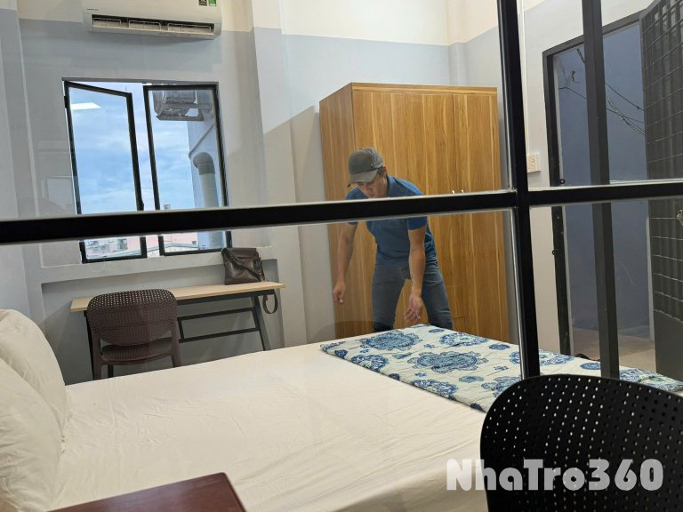 VCăn hộ mới - sạch sẽ ngay quận 4, bancol đón nắng, gần Đại học Luật, Nguyễn Tất Thành