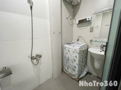 Cho thuê căn hộ quận 4, ban công, máy giặt riêng