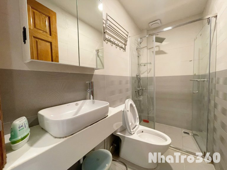 Căn hộ ngay trung tâm quận 1, bancol view siêu chill, gần UEH, Đại học Hoa Sen