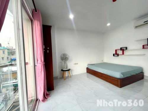 CĂN HỘ BAN CÔNG FULL NỘI THẤT QUẬN 1 GẦN CẦU ÔNG LÃNH