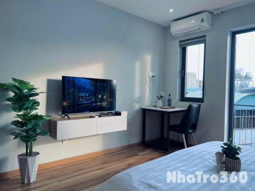 Cho thuê căn hộ ban công, Q1, Đường Trần Đình Xu, gần Công Viên 23/9, Công Viên Tao Đàn, Cầu Ông Lãnh