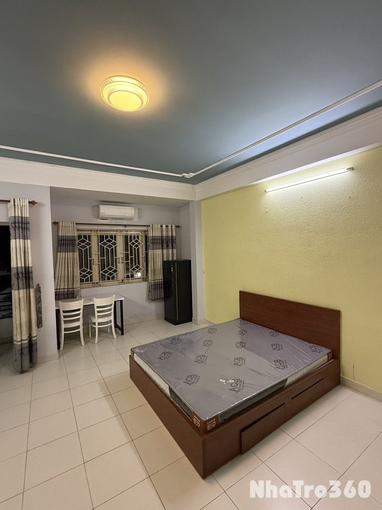 Cho thuê CHDV ban công full Nội Thất