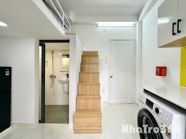 Duplex BAN CÔNG gần Học viện Hàng không