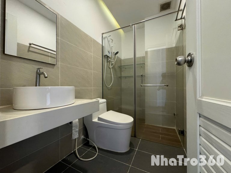 Cho thuê căn hộ Studio Ban công Q1 gần cầu Thị Nghè, cầu Ba Son, ĐH Mở, ĐH Kinh tế UEH