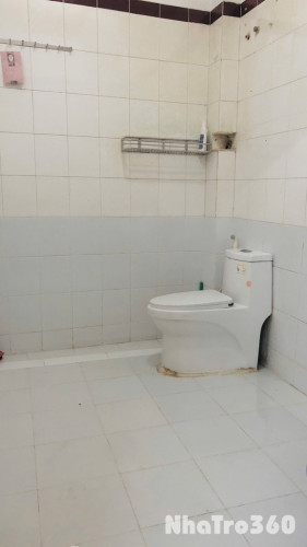 Full nội thất, cửa sổ, ban công, giờ giấc tự do