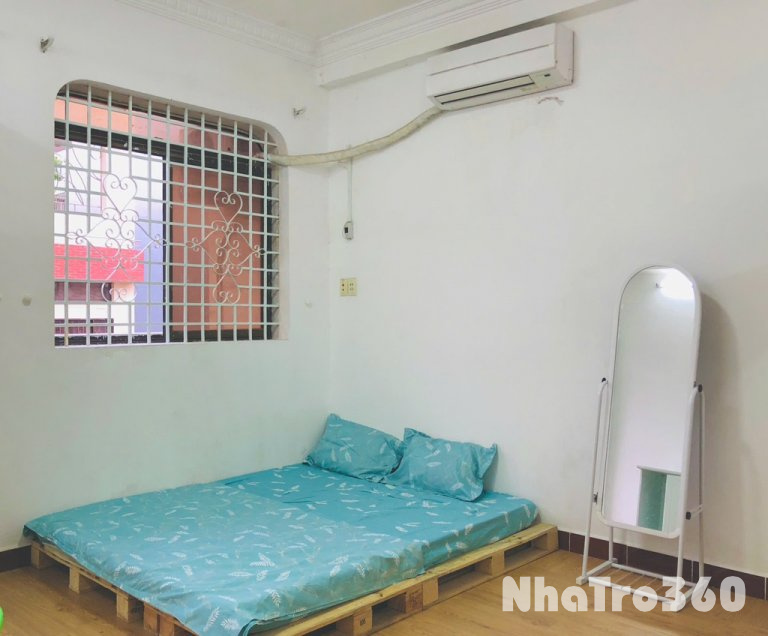 Full nội thất, cửa sổ, ban công, giờ giấc tự do