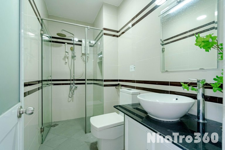 🏠 Studio ban công lớn - full nội thất - máy giặt riêng - tách bếp ngay chân cầu Nguyễn Văn Cừ.