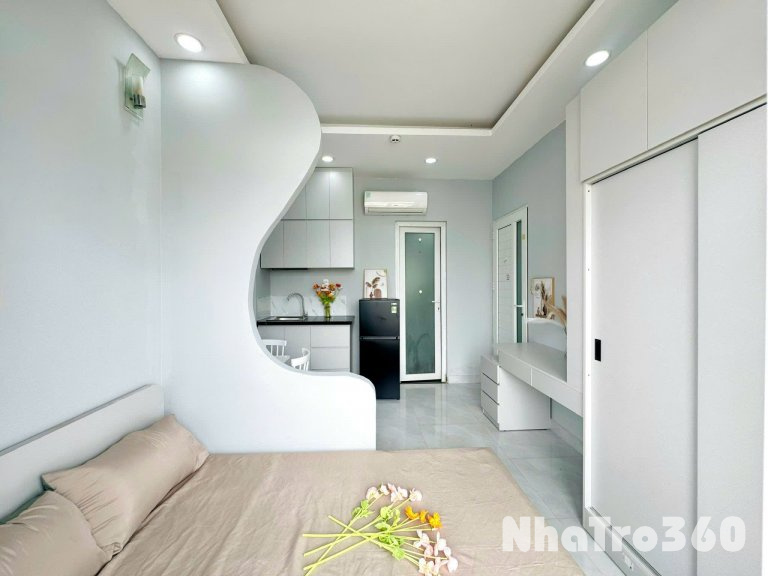 Cho thuê căn hộ ban công, Q1, Đường Nguyễn Văn Cừ, gần ĐH Sài Gòn, ĐH Sư Phạm, Cầu Nguyễn Văn Cừ