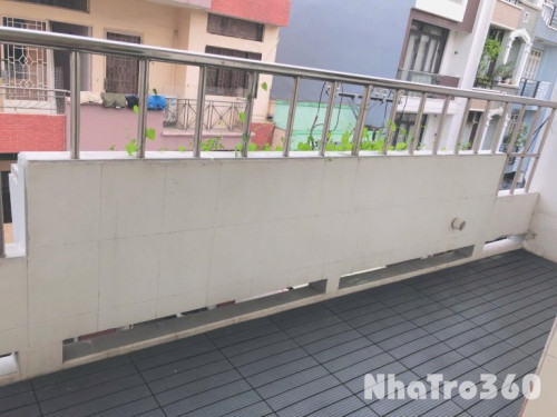 Full nội thất, cửa sổ, ban công, giờ giấc tự do