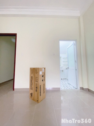 Nhà riêng , phòng mới sơn sửa