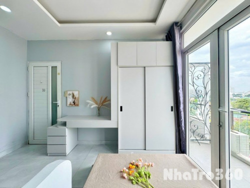 Cho thuê căn hộ ban công, Q1, Đường Nguyễn Văn Cừ, gần ĐH Sài Gòn, ĐH Sư Phạm, Cầu Nguyễn Văn Cừ