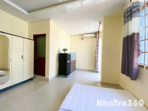 Studio ban công - cửa sổ lớn ngay Vạn Hạnh Mall quận 10