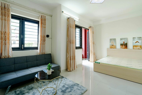 🏠 Studio ban công lớn - full nội thất - máy giặt riêng - tách bếp ngay chân cầu Nguyễn Văn Cừ.