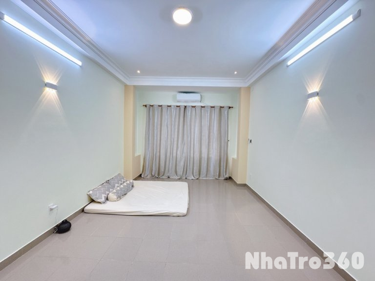 Nhà riêng , phòng mới sơn sửa