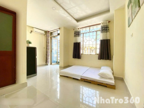 Studio ban công - cửa sổ lớn ngay Vạn Hạnh Mall quận 10