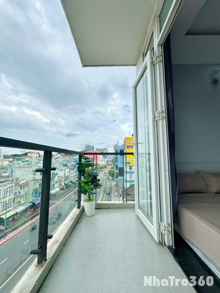 Cho thuê căn hộ ban công, Q1, Đường Nguyễn Văn Cừ, gần ĐH Sài Gòn, ĐH Sư Phạm, Cầu Nguyễn Văn Cừ